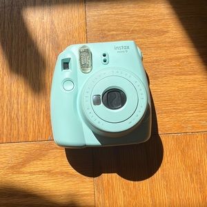 Fujifilm instax mini 9 polaroid camera